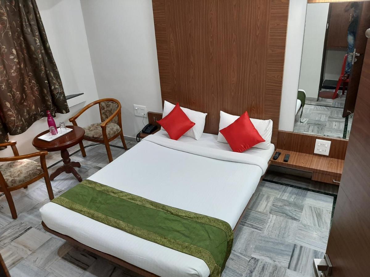 City Palace Hotel होटल सिटी पैलेस Nashik Exterior foto
